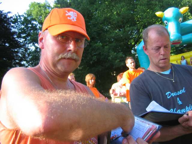 6KAMP 2006 Dorpshuis Vierhouten (Oranje/ijsvereniging)