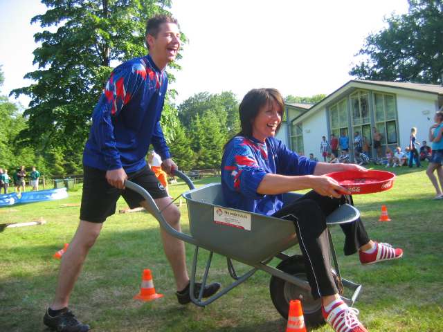 6KAMP 2006 Dorpshuis Vierhouten (Oranje/ijsvereniging)