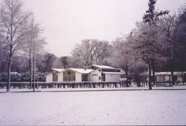 Dorpshuis in de sneeuw